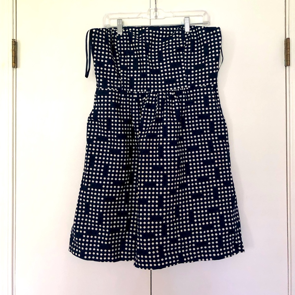 Strapless fit & flare polka dots dress with side pockets